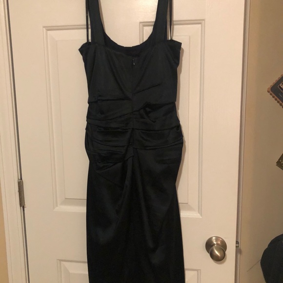 Satin knee length cocktail dress - Picture 2 of 4